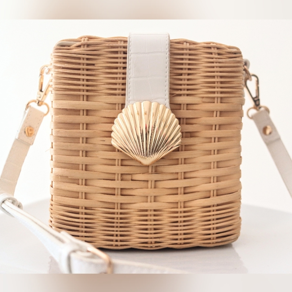 Wicker and Shell basket crossbody bag